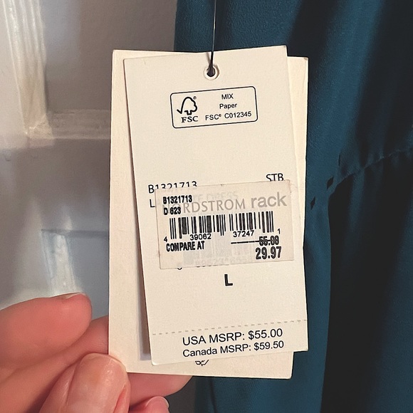 Eyelet Detailed Volcom Dress - Picture 5 of 5